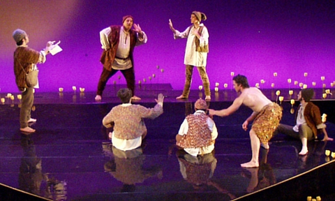 Pyramus 'sees' Thisbe's voice